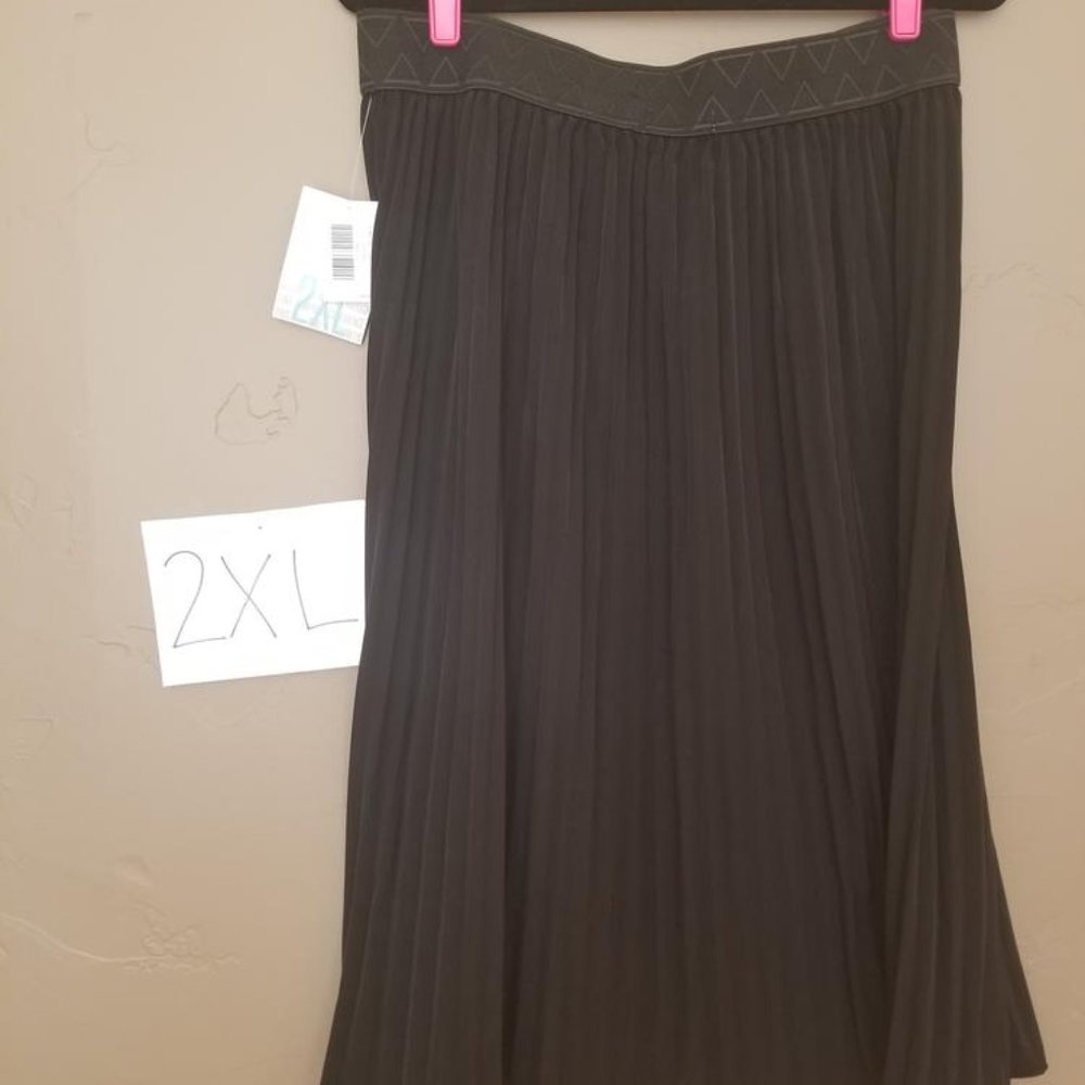 LuLaRoe Noir Jill 2XL